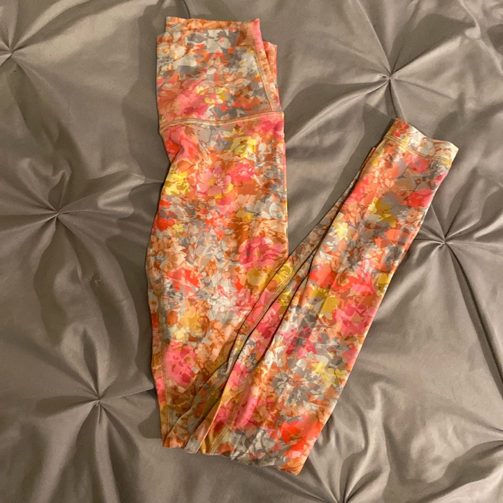 Lululemon super soft stretchy floral leggings, high waisted